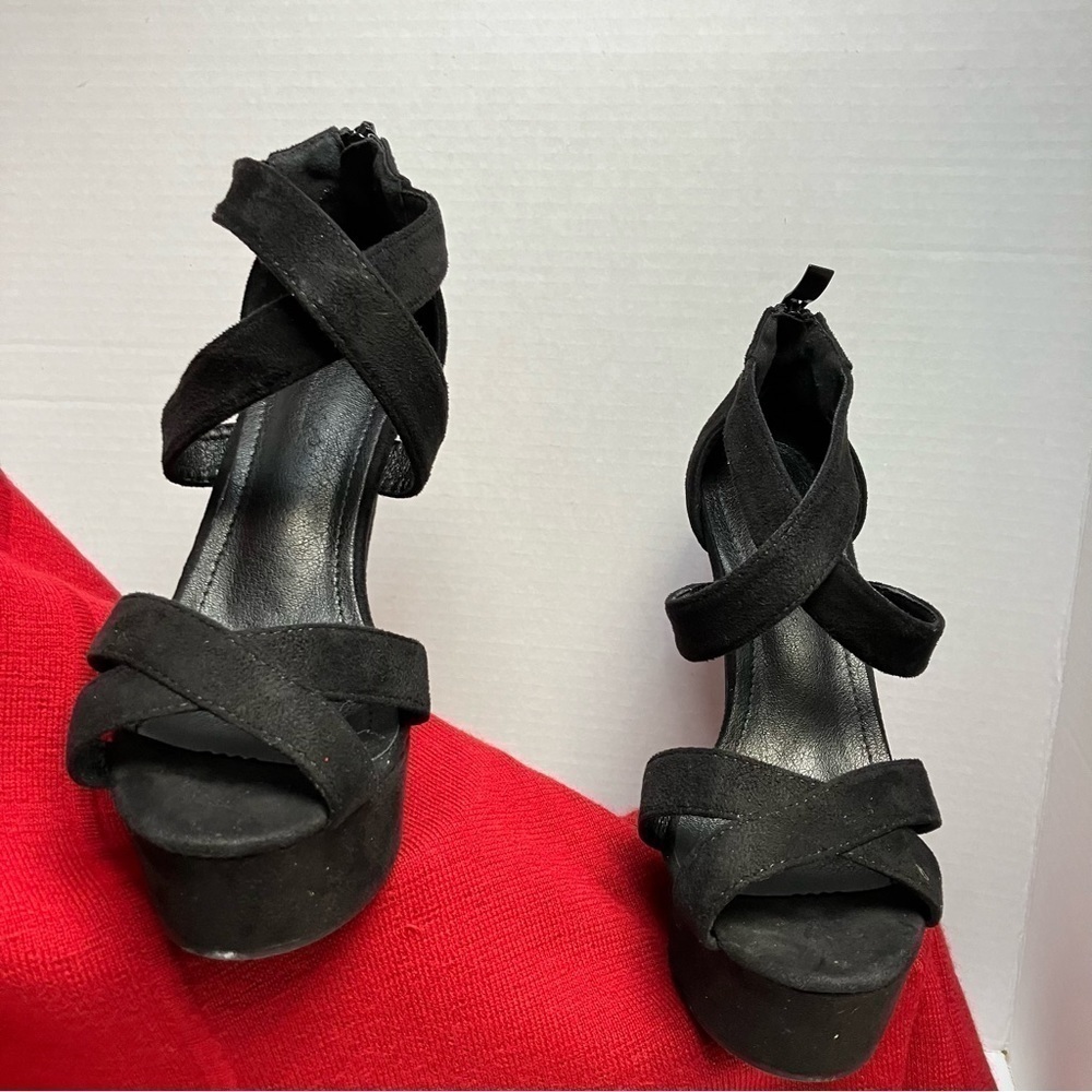 Black platform shoe size 7 - Picture 3 of 7
